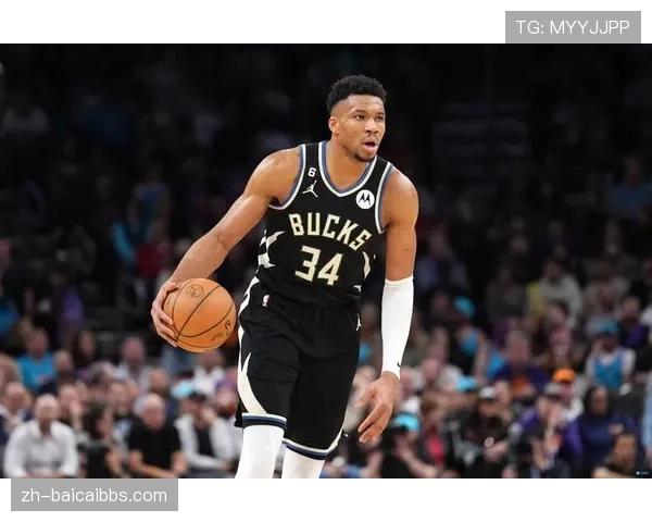 字母哥半场16分9篮板 展现强大攻防统治力